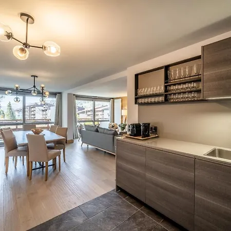 Cortirion - By Emerald Apartment *